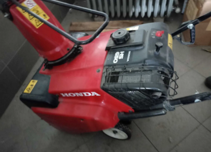 Снегоуборочник HondavHS650GE