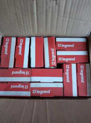Контактор модульный "Legrand" 25A 4НО 230V 04132
