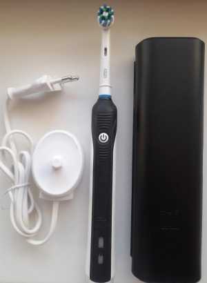 Электрическая зубная счетка Braun Oral-b