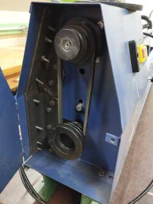 Токарный станок по дереву.