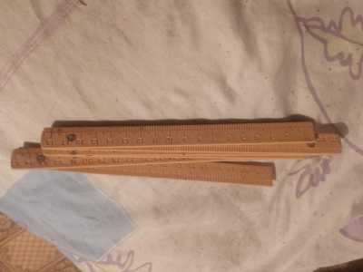 Линейка метровая в хорошем состоянии