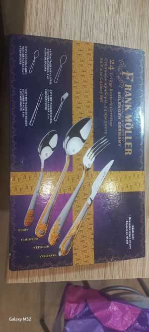 Продам новый столовый набор 24 предмета.