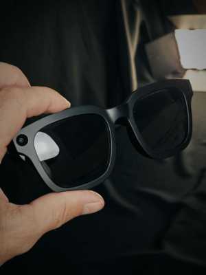 ���� � ������� Ray-Ban