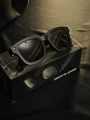 ���� � ������� Ray-Ban