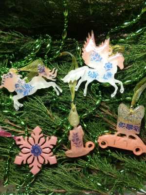 �������