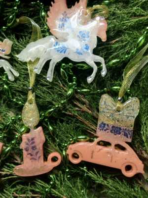 �������