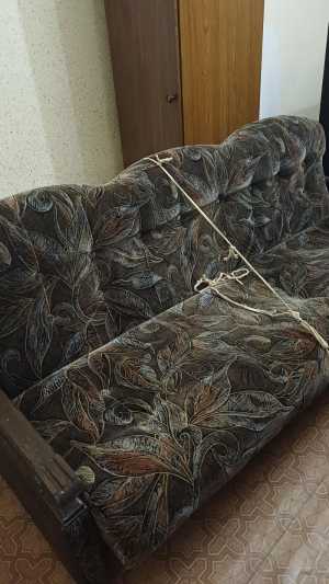 Отдам диван