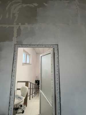 Установка дверей. Отделка балконов